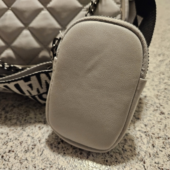 NWT Steve Madden 2 Pc Grey Quilted Convertable Crossbody Women's Bag - Picture 5 of 12